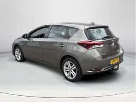 Toyota Auris (2016) thumbnail 3