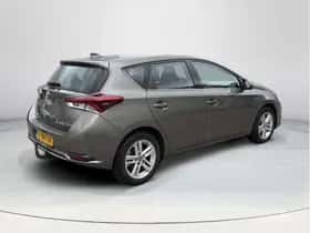 Toyota Auris (2016) thumbnail 5