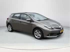 Toyota Auris (2016) thumbnail 7