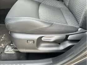 Toyota C-HR (2023) thumbnail 12