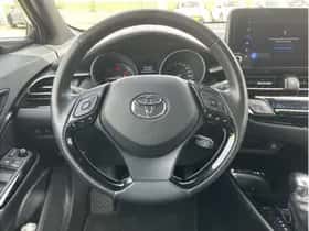 Toyota C-HR (2023) thumbnail 16