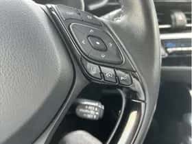 Toyota C-HR (2023) thumbnail 17