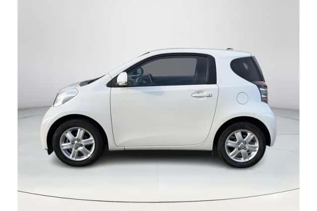 Toyota IQ (2011) thumbnail 2