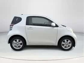 Toyota IQ (2011) thumbnail 6