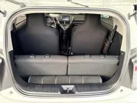 Toyota IQ (2011) thumbnail 9