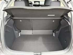 Toyota Yaris (2021) thumbnail 12