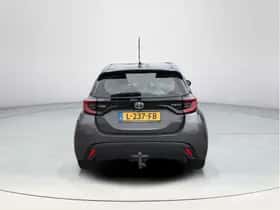 Toyota Yaris (2021) thumbnail 4