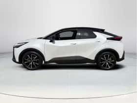 Toyota C-HR (2025) thumbnail 2
