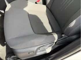 Toyota C-HR (2025) thumbnail 16