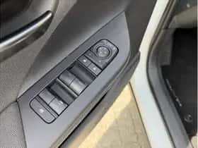 Toyota C-HR (2025) thumbnail 17
