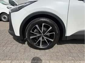 Toyota C-HR (2025) thumbnail 9