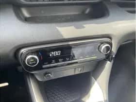 Toyota Yaris (2021) thumbnail 15