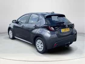 Toyota Yaris (2021) thumbnail 3