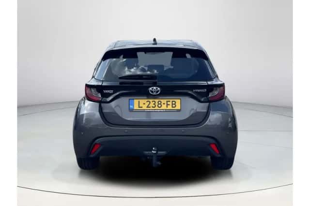 Toyota Yaris (2021) thumbnail 4