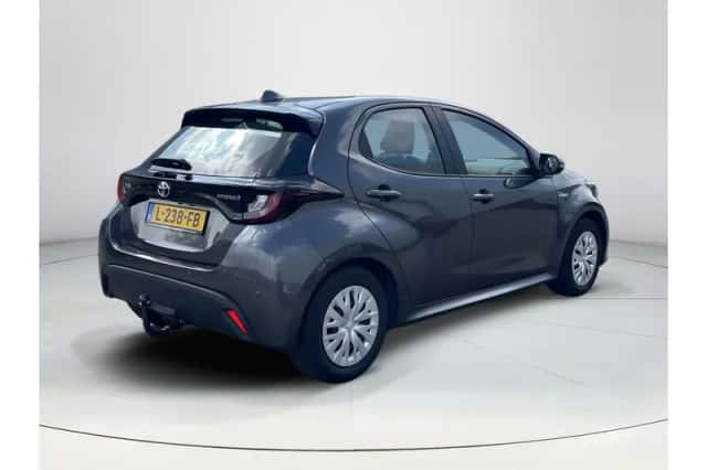 Toyota Yaris (2021) thumbnail 5