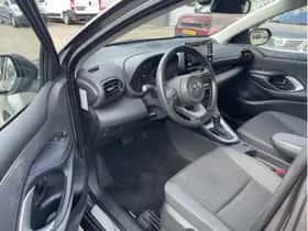 Toyota Yaris (2021) thumbnail 10