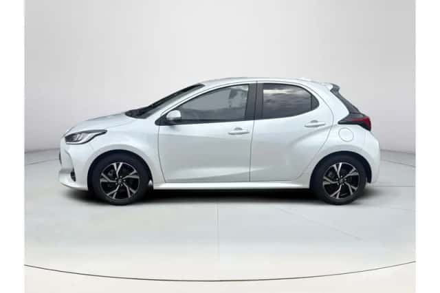 Toyota Yaris (2025) thumbnail 2