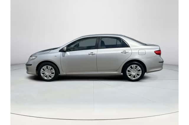 Toyota Corolla (2008) thumbnail 2