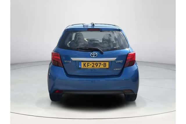 Toyota Yaris (2016) thumbnail 4