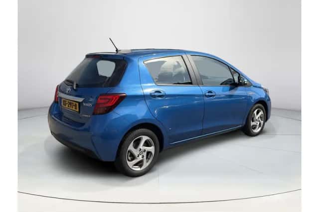 Toyota Yaris (2016) thumbnail 5