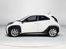 Toyota Aygo X (2022) thumbnail 2