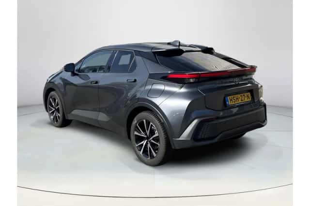 Toyota C-HR (2025) thumbnail 3