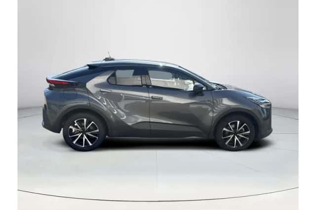 Toyota C-HR (2025) thumbnail 6