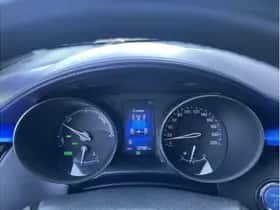 Toyota C-HR (2017) thumbnail 19
