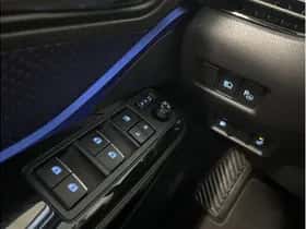 Toyota C-HR (2017) thumbnail 21