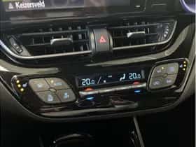 Toyota C-HR (2017) thumbnail 22