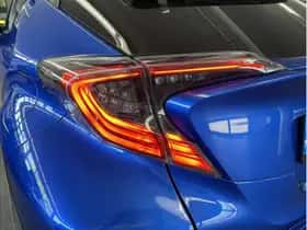 Toyota C-HR (2017) thumbnail 25
