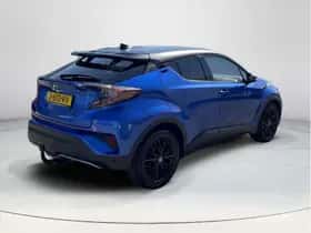 Toyota C-HR (2017) thumbnail 6