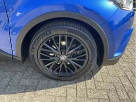 Toyota C-HR (2017) thumbnail 10