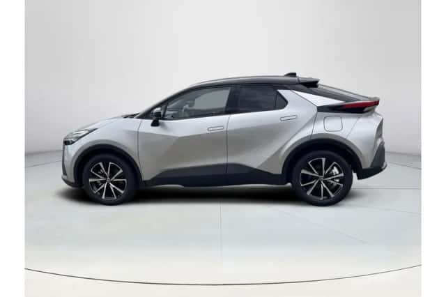 Toyota C-HR (2026) thumbnail 2