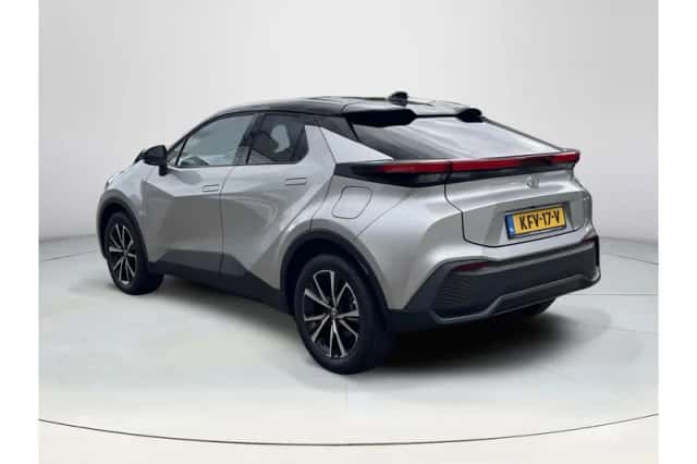 Toyota C-HR (2026) thumbnail 3