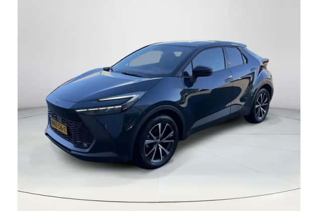 Toyota C-HR (2025) thumbnail 1