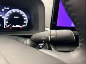 Toyota C-HR (2025) thumbnail 17