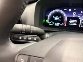 Toyota C-HR (2025) thumbnail 18