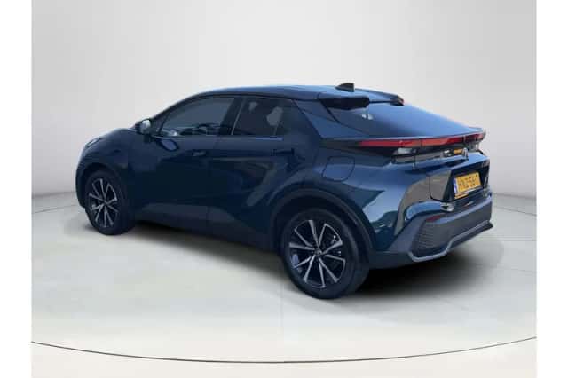 Toyota C-HR (2025) thumbnail 3