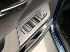 Toyota C-HR (2025) thumbnail 24