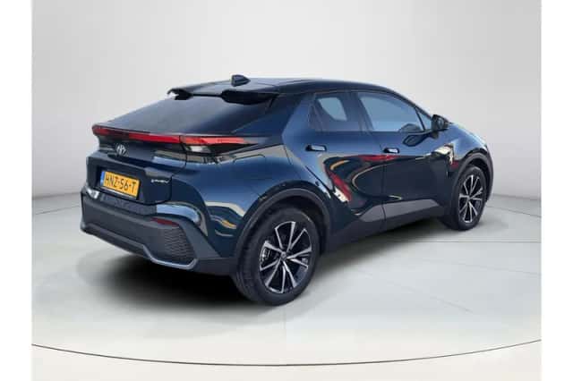 Toyota C-HR (2025) thumbnail 5