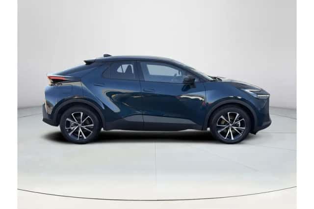 Toyota C-HR (2025) thumbnail 6
