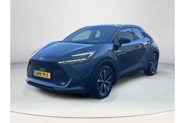 Toyota C-HR (2024) thumbnail 1