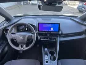 Toyota C-HR (2024) thumbnail 11
