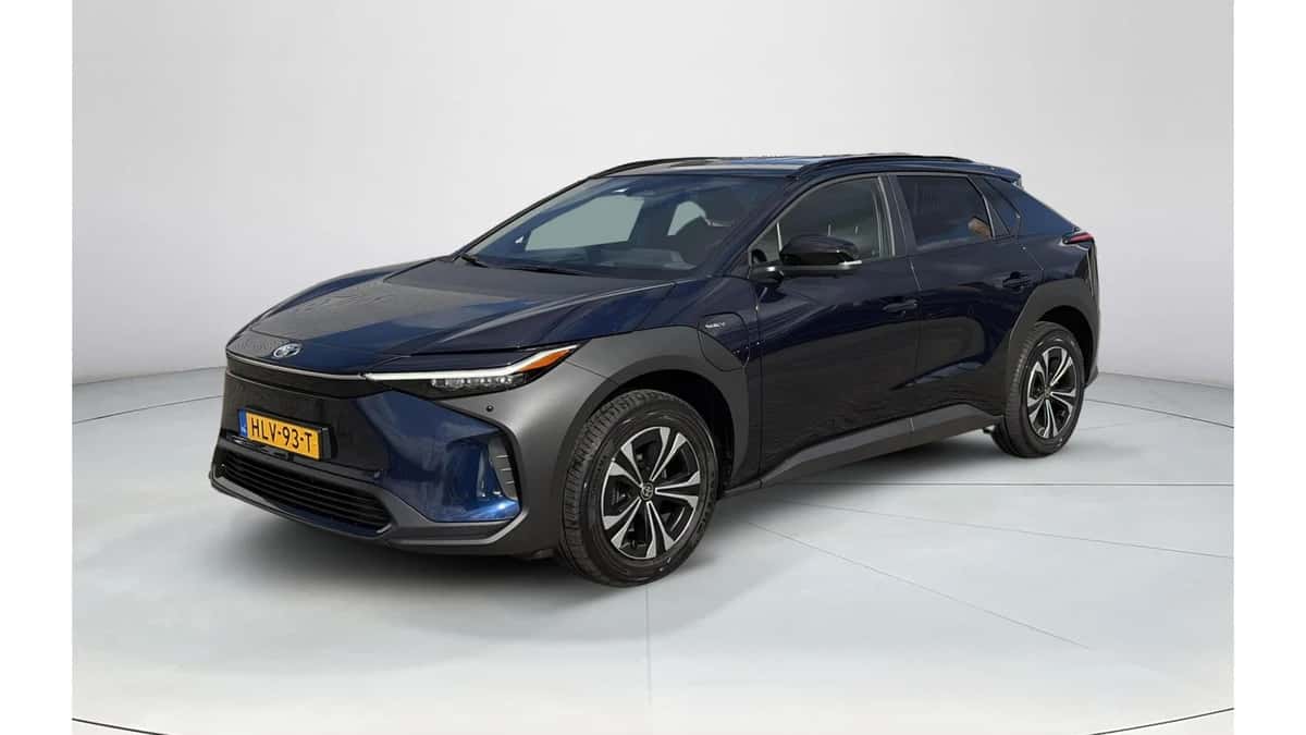 Toyota bZ4X (2025) — foto 1