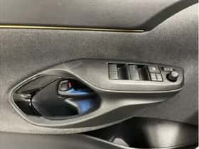 Toyota Yaris Cross (2022) thumbnail 11