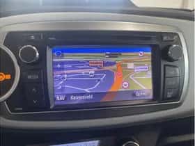 Toyota Yaris (2012) thumbnail 15