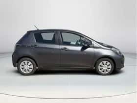 Toyota Yaris (2012) thumbnail 6