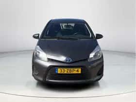 Toyota Yaris (2012) thumbnail 8