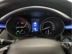 Toyota C-HR (2018) thumbnail 13